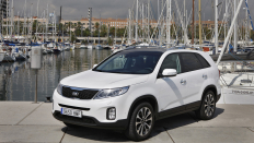   Kia Sorento / 