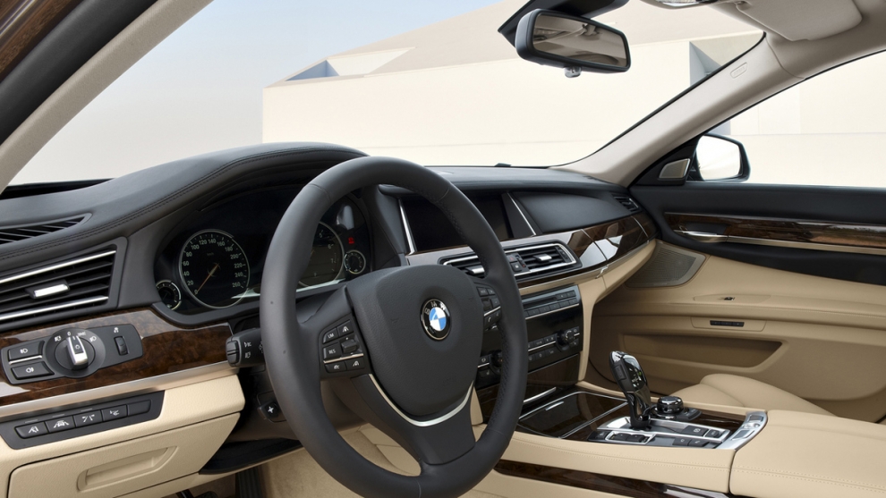  BMW 7-series