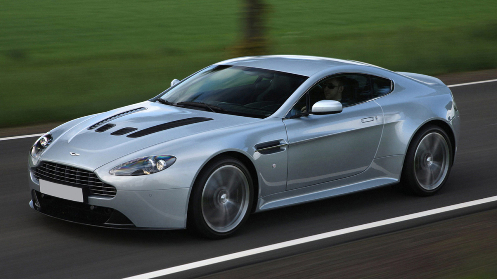���� Aston Martin V12 Vantage