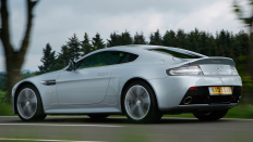   Aston Martin V12 Vantage
