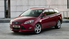   Ford Focus  Titanium / 