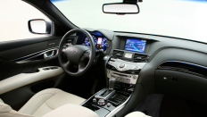   Infiniti M M37 Sport