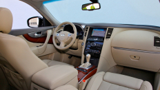   Infiniti QX70