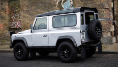   Land Rover Defender 90