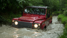  Land Rover Defender 110