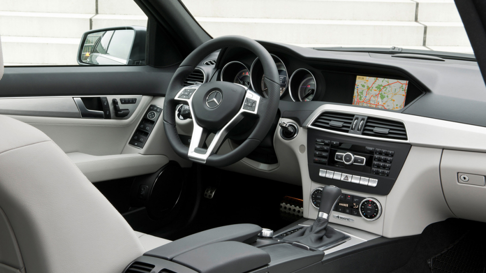  Mercedes-Benz C-