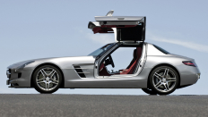  Mercedes-Benz SLS AMG