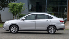   Nissan Almera / 