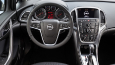   Opel Astra / 