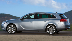   Opel Insignia  / 2.0 . /  