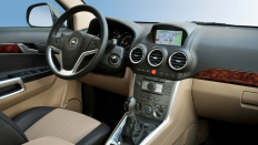   Opel Antara COSMO / 