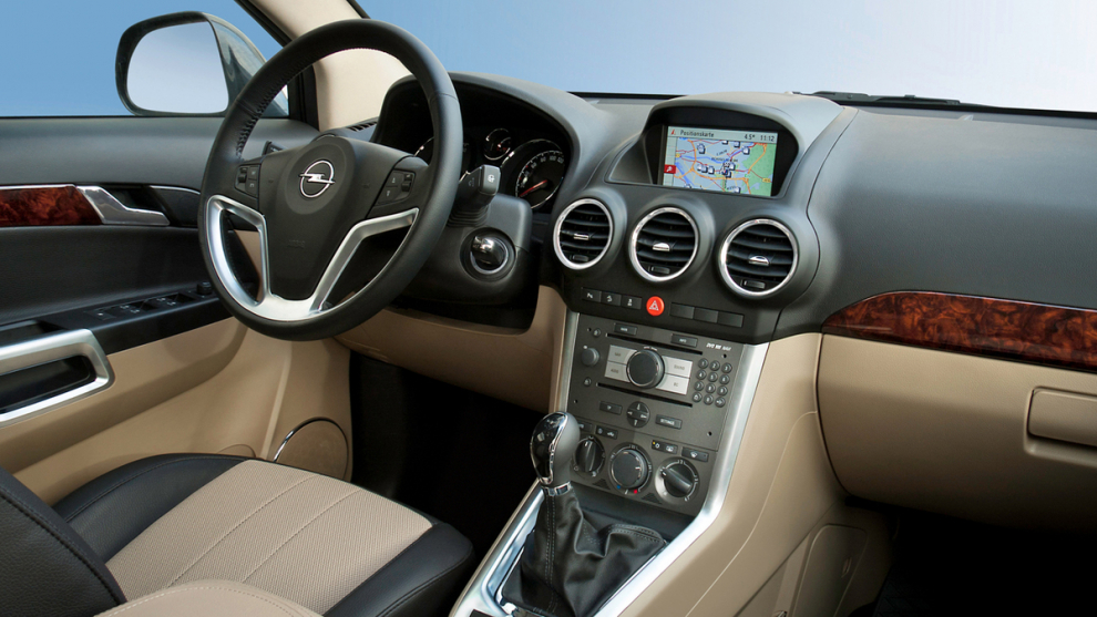 ���� Opel Antara