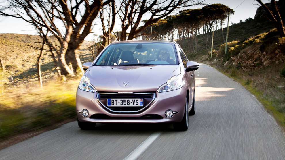 ���� Peugeot 208