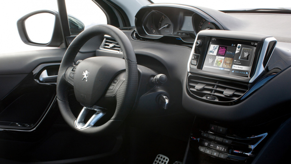 ���� Peugeot 208