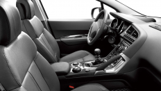   Peugeot 3008 Active / 