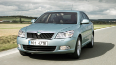 Foto exteriéru Škoda Octavia Elegance / benzín / 1.8l. / automatické