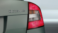 Foto exteriéru Škoda Octavia Elegance / benzín / 1.8l. / automatické