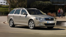 Foto exteriéru Škoda Octavia Elegance / benzín / 1.8l. / automatické