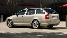   Skoda Octavia  / 1.6 . / 