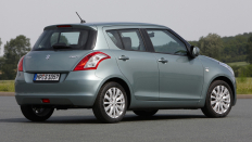   Suzuki Swift / 