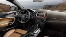   Opel Insignia / 