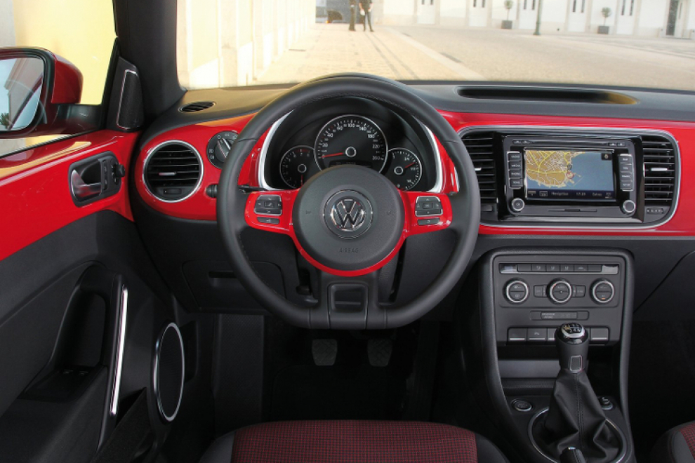 Салон Volkswagen Beetle хэтчбек 2013