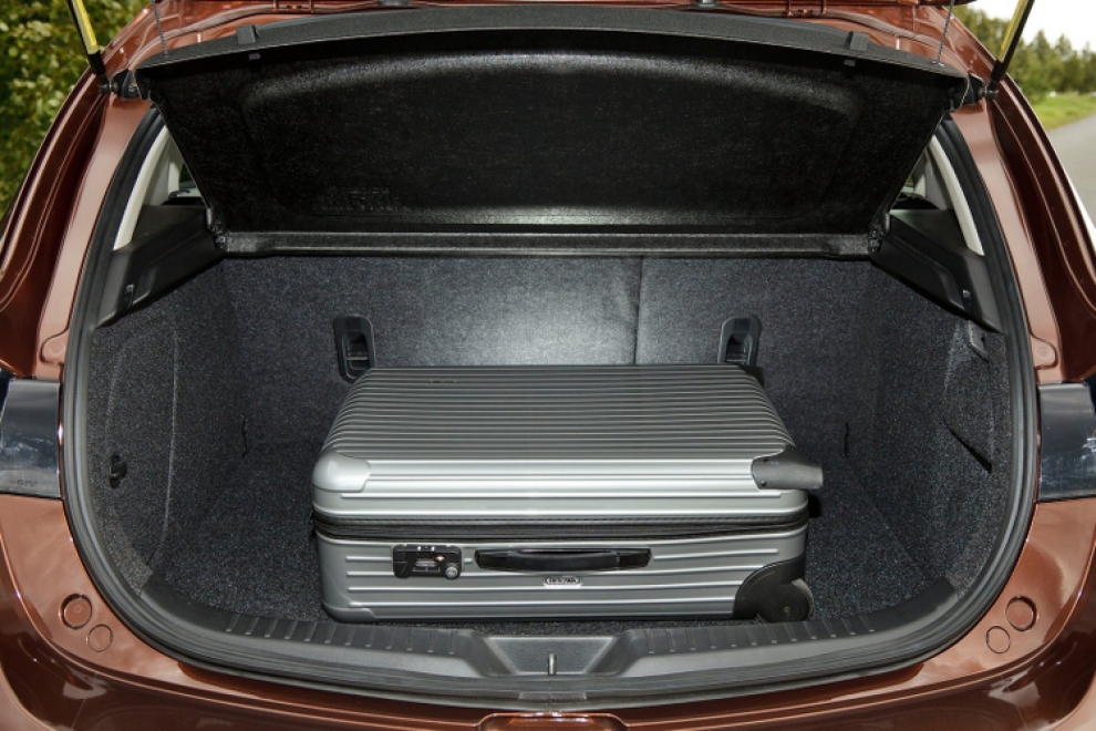  Mazda 3  2009