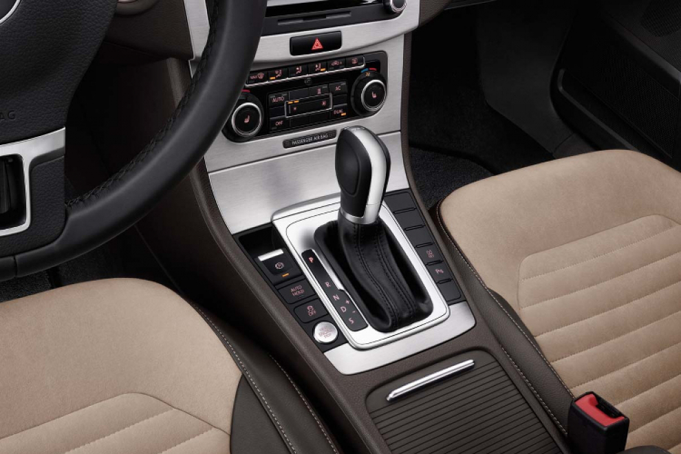 Салон Volkswagen Passat B7 2010 седан