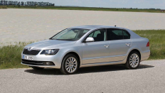   Skoda Superb Elegance / 