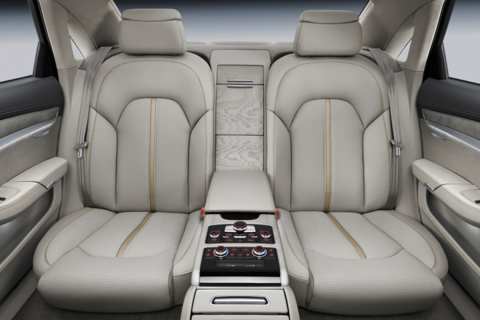 Салон Audi A8 2014 седан