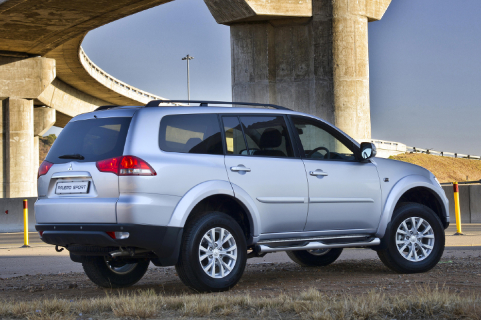 Mitsubishi Pajero Sport 2013 внедорожник
