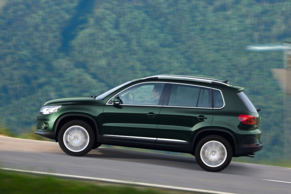 Volkswagen Tiguan 2011 кроссовер