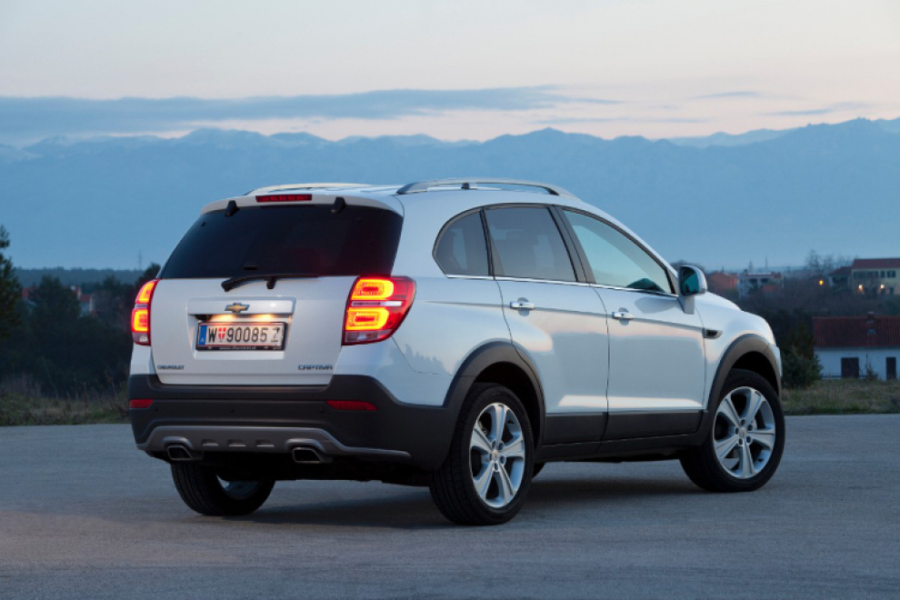 Chevrolet Captiva 2013 кроссовер