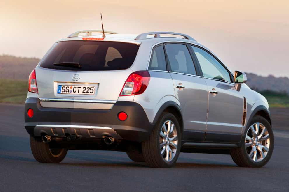 Opel Antara 2010 кроссовер