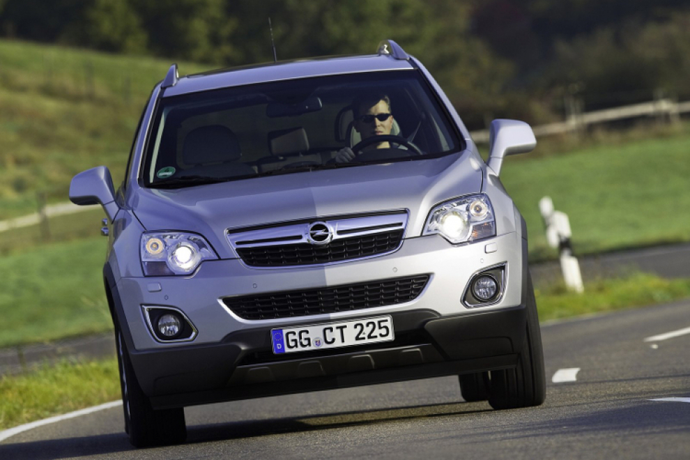 Opel Antara 2010 кроссовер