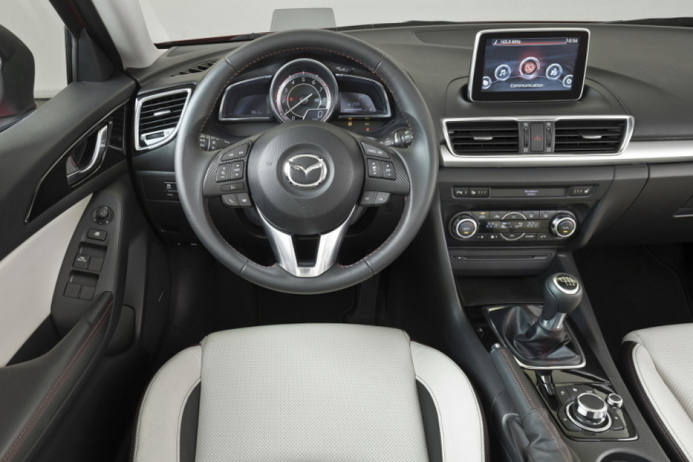 Салон Mazda3 2013