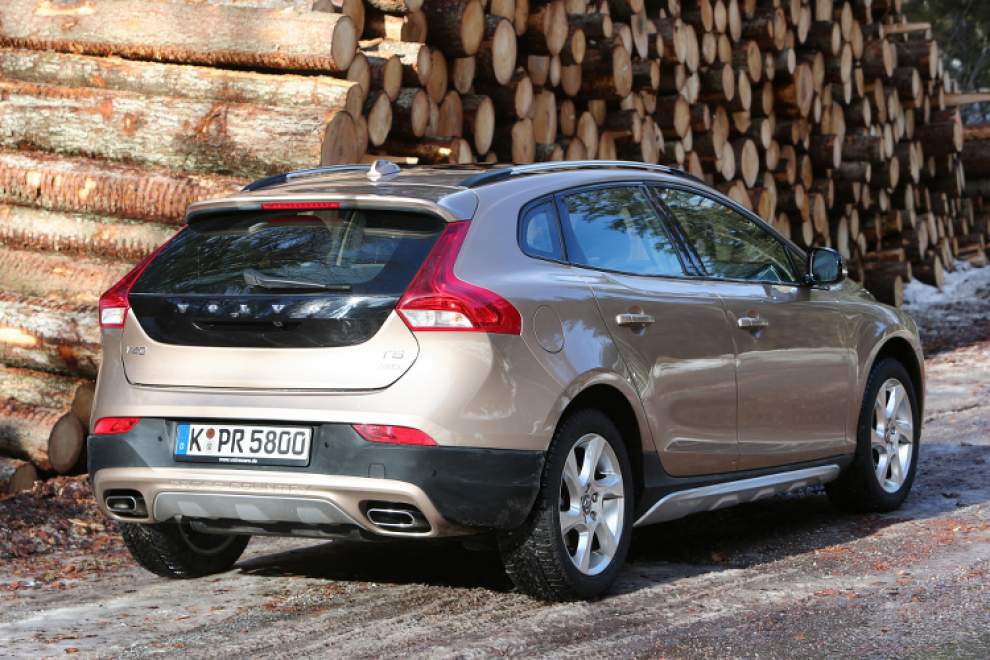 Volvo V40 Cross Country 2012 кроссовер