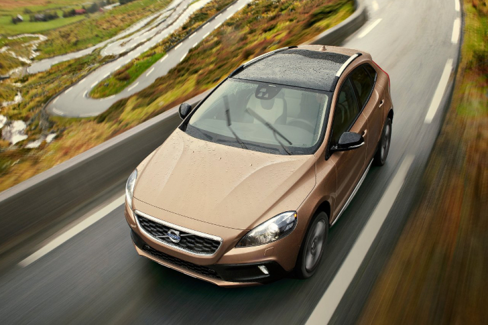 Volvo V40 Cross Country 2012 кроссовер