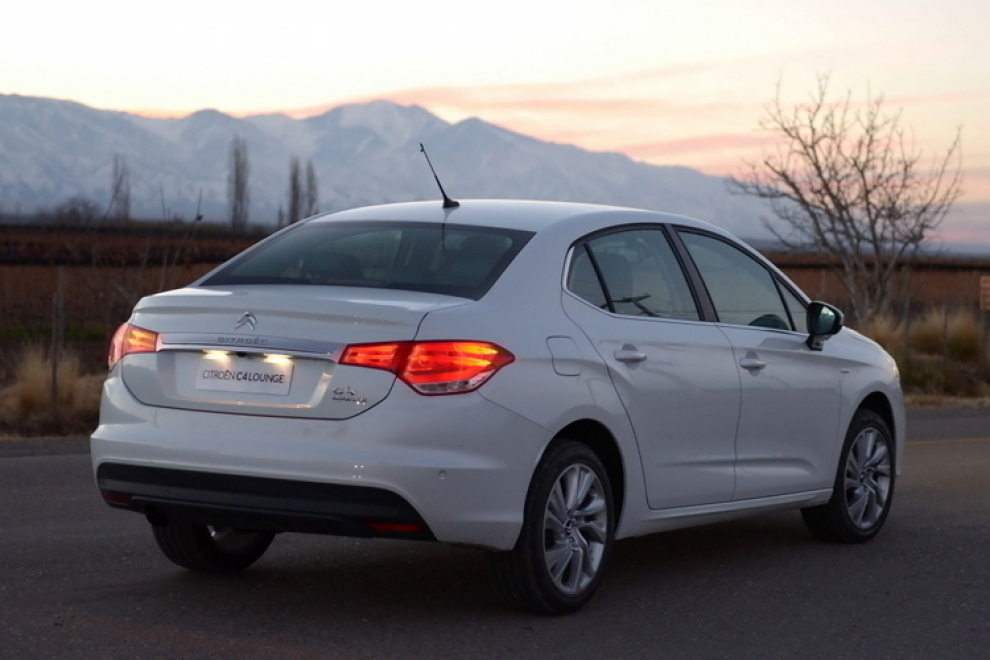 Citroen C4 2013 седан