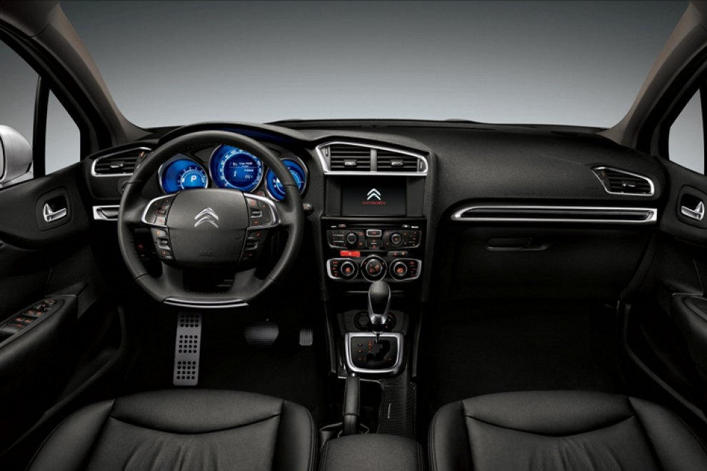 Салон Citroen C4 2013 седан