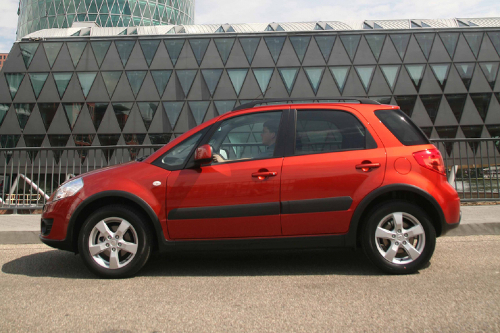 Suzuki SX4 2010 кроссовер