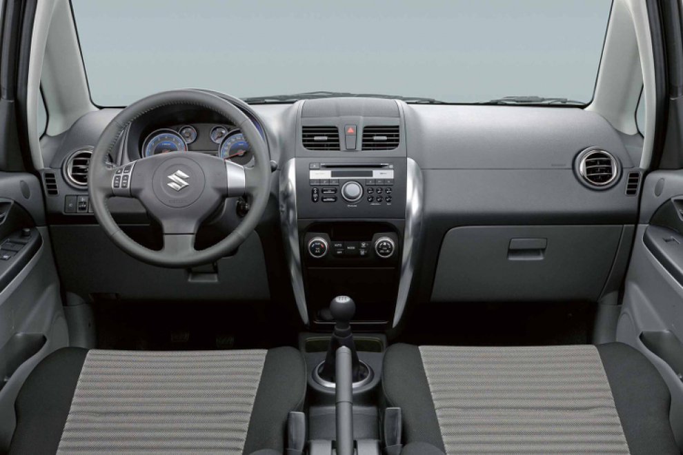 Салон Suzuki SX4 2010 кроссовер