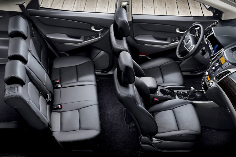 Салон SsangYong Actyon 2013 кроссовер