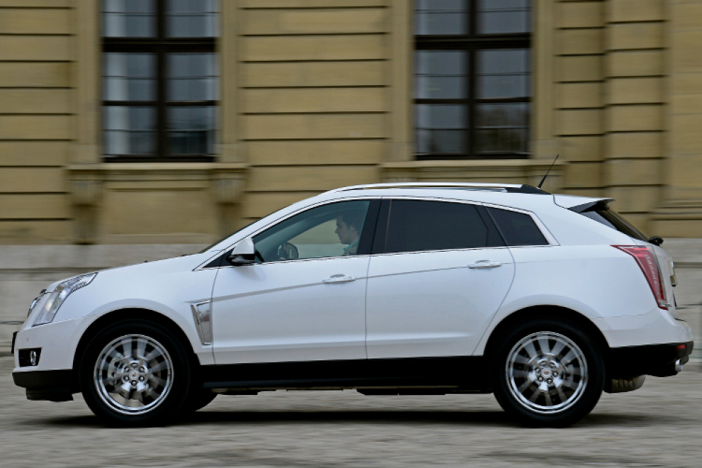 Cadillac SRX 2013 кроссовер