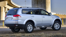   Mitsubishi Pajero Sport / 