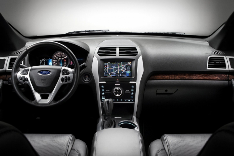 Салон Ford Explorer 2013 кроссовер