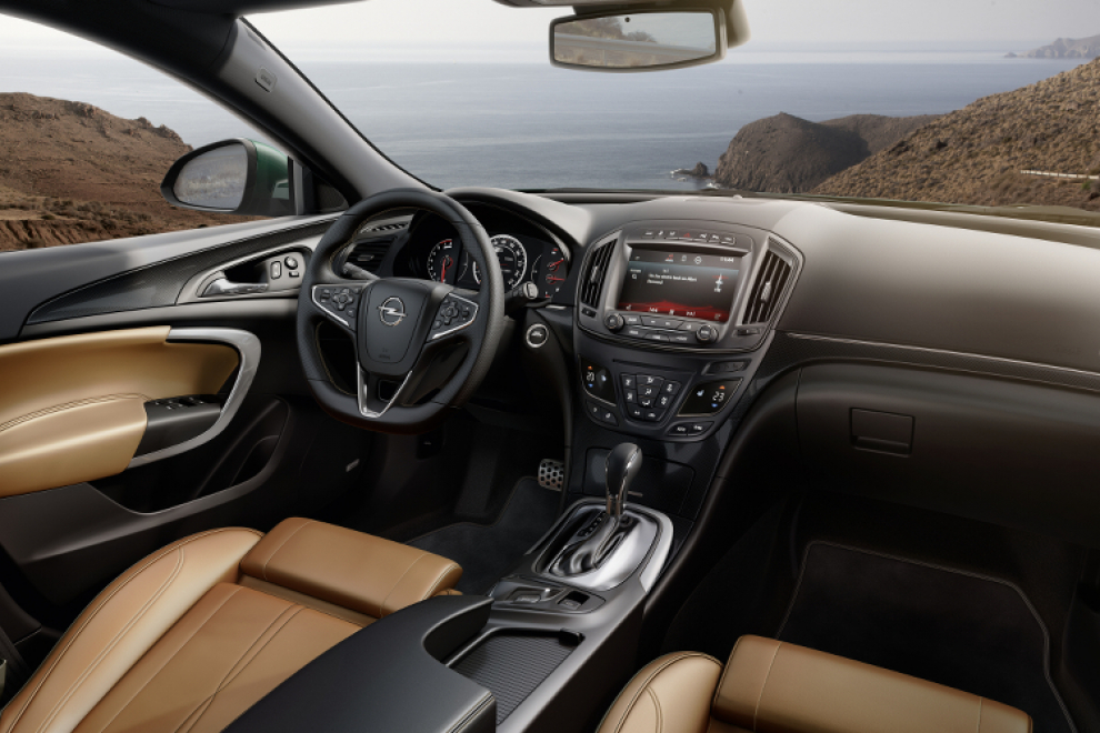 Салон Opel Insignia 2014 седан