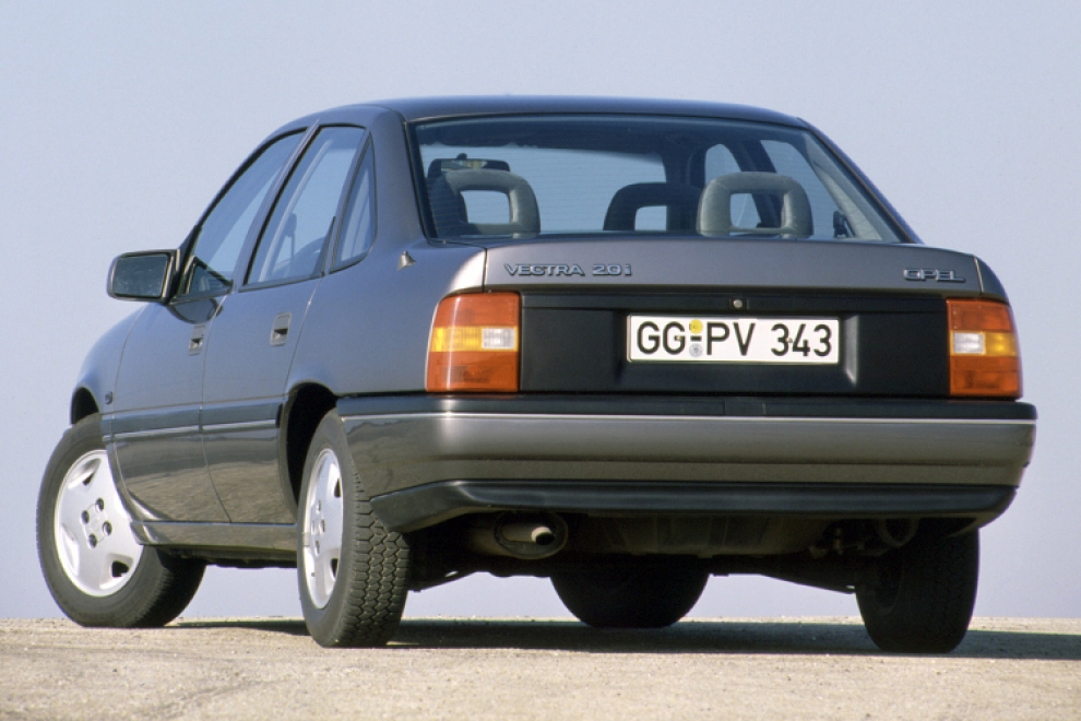 Opel Vectra A (1988-1995)