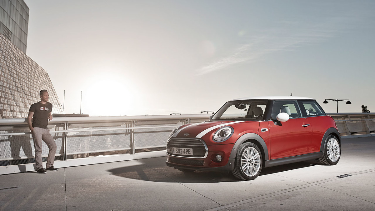 Mini Cooper за рулем