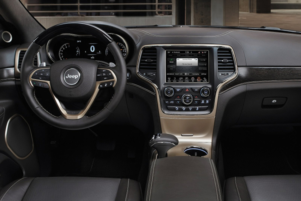 Салон Jeep Grand Cherokee 2014 внедорожник